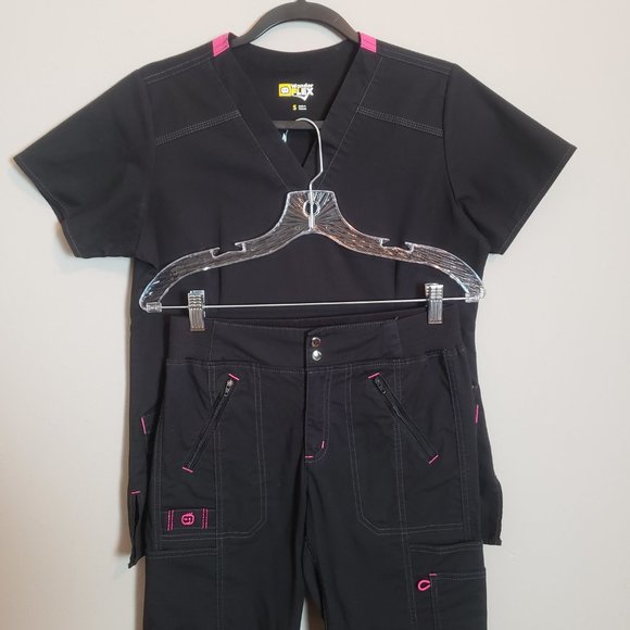 WonderWink WonderFlex Black Embroidered V-Neck Cargo Zip Jogger Scrub Set Small - Picture 2 of 15